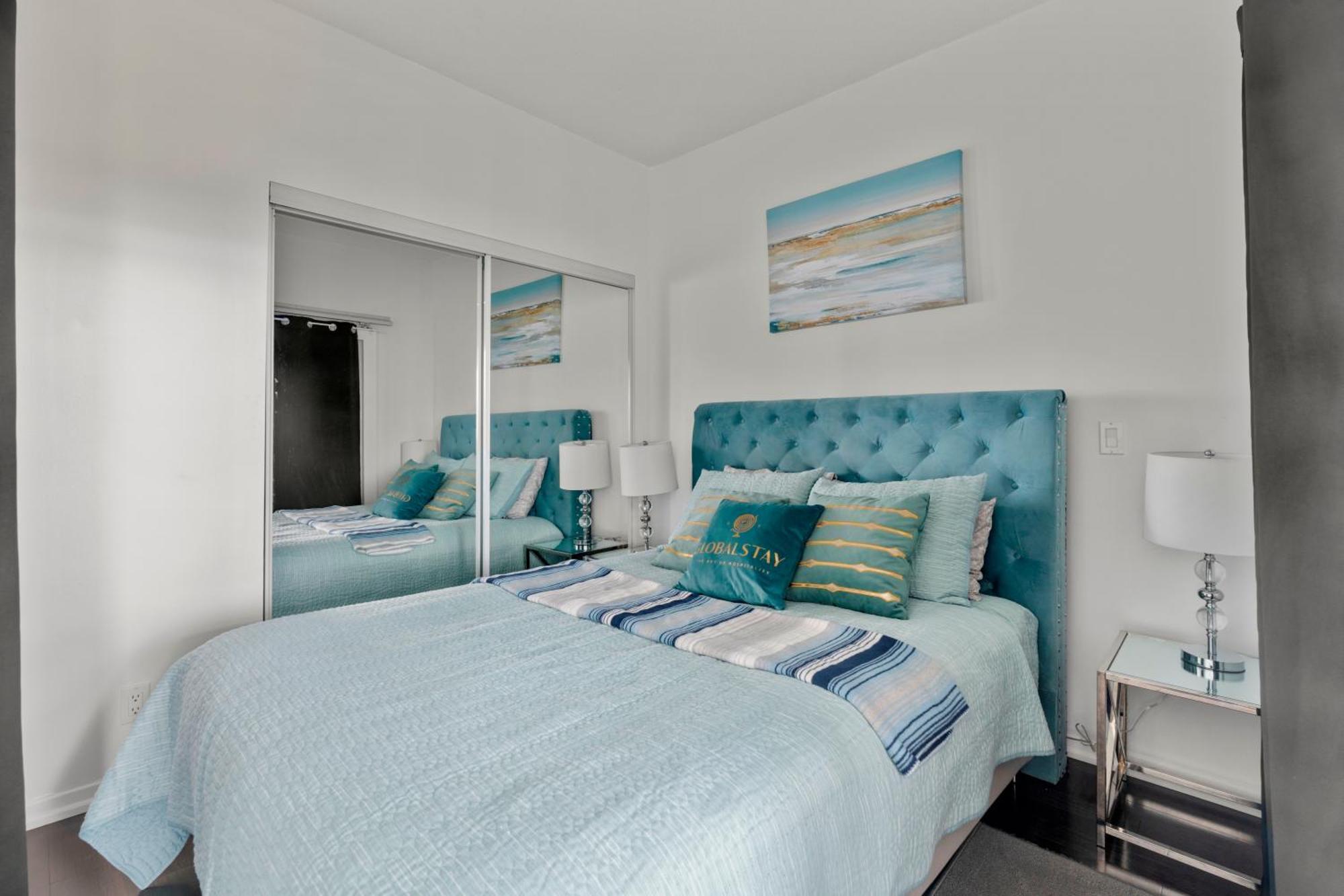 Globalstay. Burano Condos In Downtown トロント エクステリア 写真