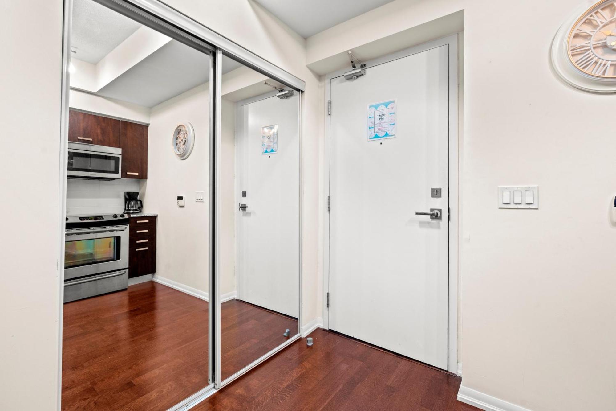Globalstay. Burano Condos In Downtown トロント エクステリア 写真
