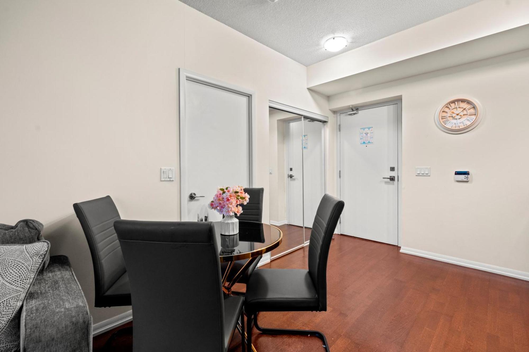 Globalstay. Burano Condos In Downtown トロント エクステリア 写真