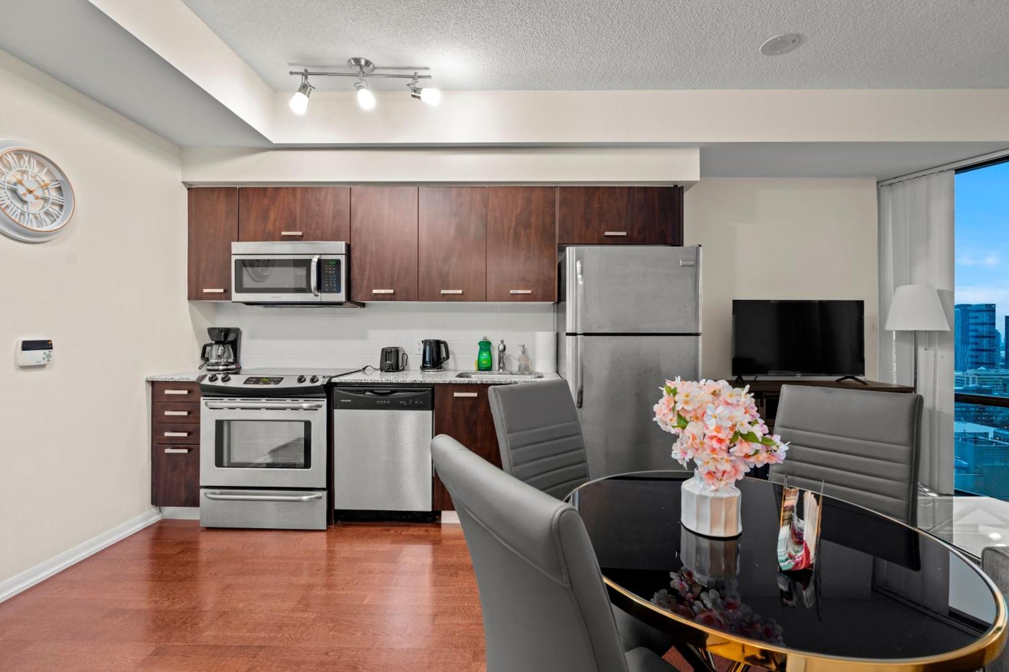 Globalstay. Burano Condos In Downtown トロント エクステリア 写真